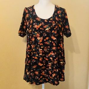 🛍 $4 LuLa Roe Perfect Tee